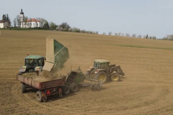 Sucho mění hospodaření v Pošumaví. Farma hledá cestu s přírodou