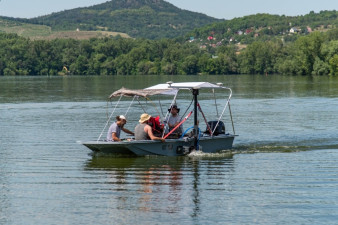 Ústečtí vědci mapují dna přehrad i potopené vesnice novou lodí