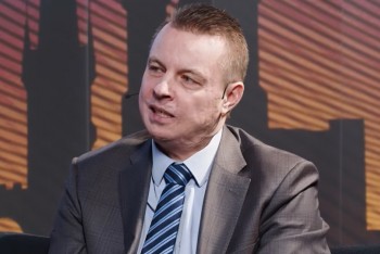 Rajchl chce být premiérem a vystartoval proti EU i covidu