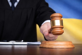 Brutální znásilnění, Ukrajinec dostal jen mírný trest. Okamura zuří