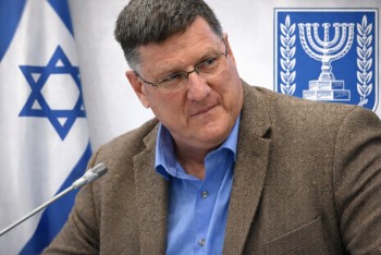 Kritika Izraele sílí, Ritterovy výroky vzbudily ostré reakce