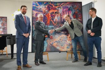 Lidé se ve sbírce složili na obraz „Děčín je Děčín“, nyní patří městu