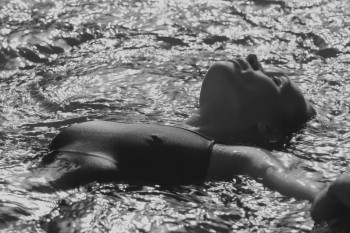 Dům umění Ústí nad Labem: Svět se točí a voda padá